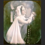 Daguerréotype d'une femme en prière (source Meisterdrucke)